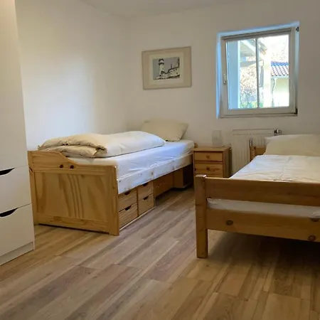 Familiensuite Mit Garten Und Poolnutzung Apartment *