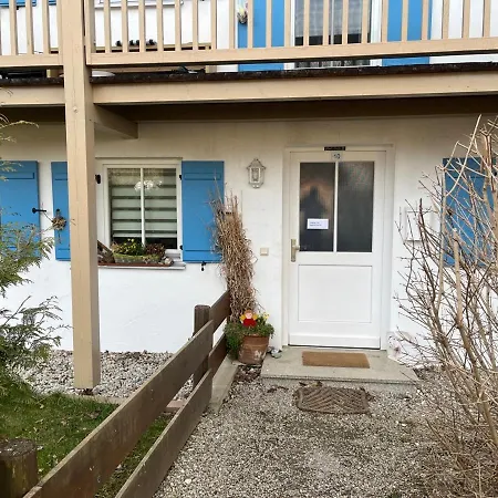 Familiensuite Mit Garten Und Poolnutzung Apartment Übersee